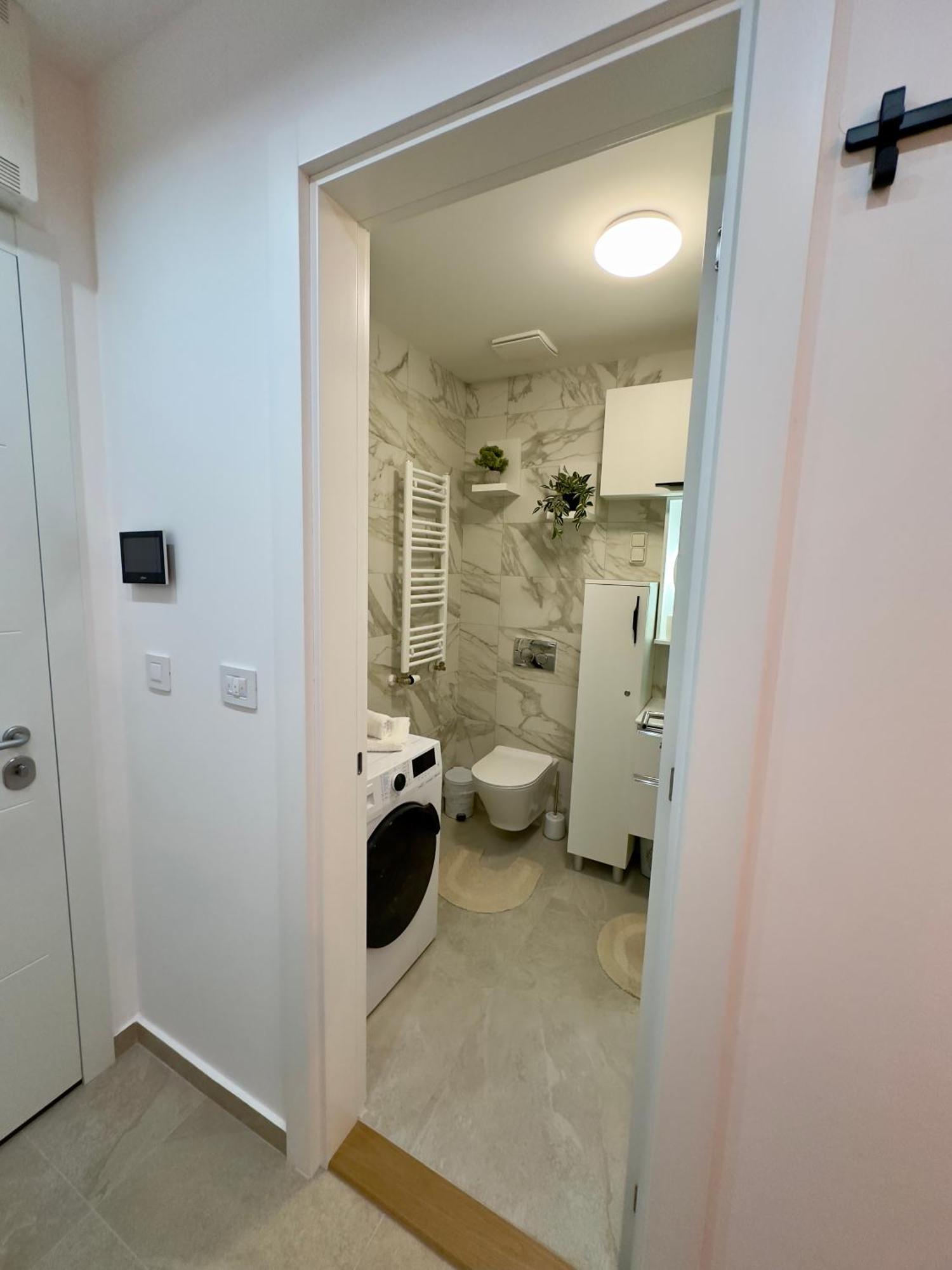Garden Oasis Apartment *